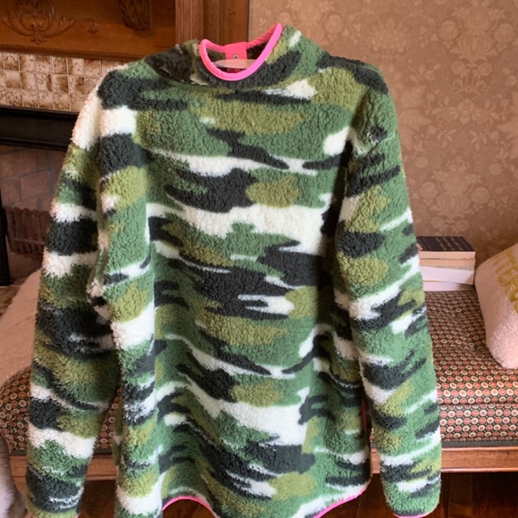 Crown and ivy Camo Sherpa. Worn once. - Picture 4 of 4